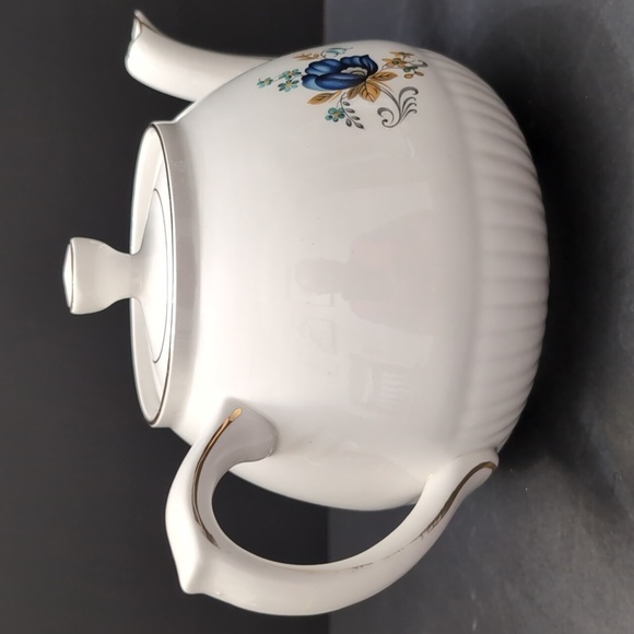 VTG,Ellegreve Wood & Sons of England Blue Floral Ironstone Teapot. - Picture 3 of 11